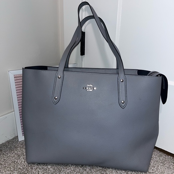 Coach Central Tote in Blue - Picture 3 of 10